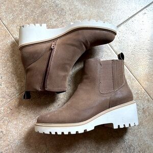 Maurice’s fall ankle cognac boot